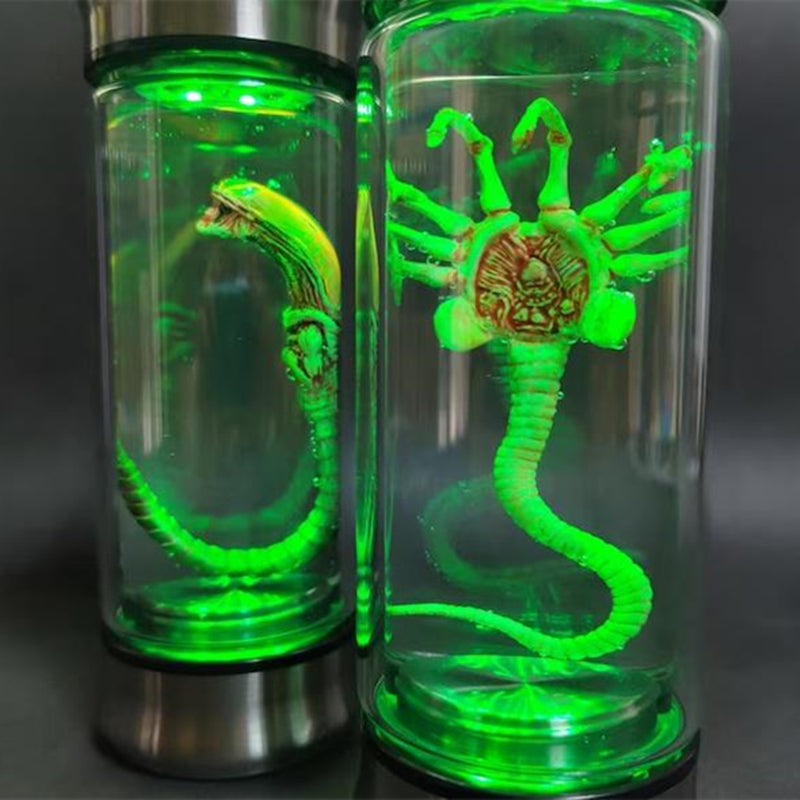 Embrião Alienígena Luminoso – Um Alien no seu Quarto