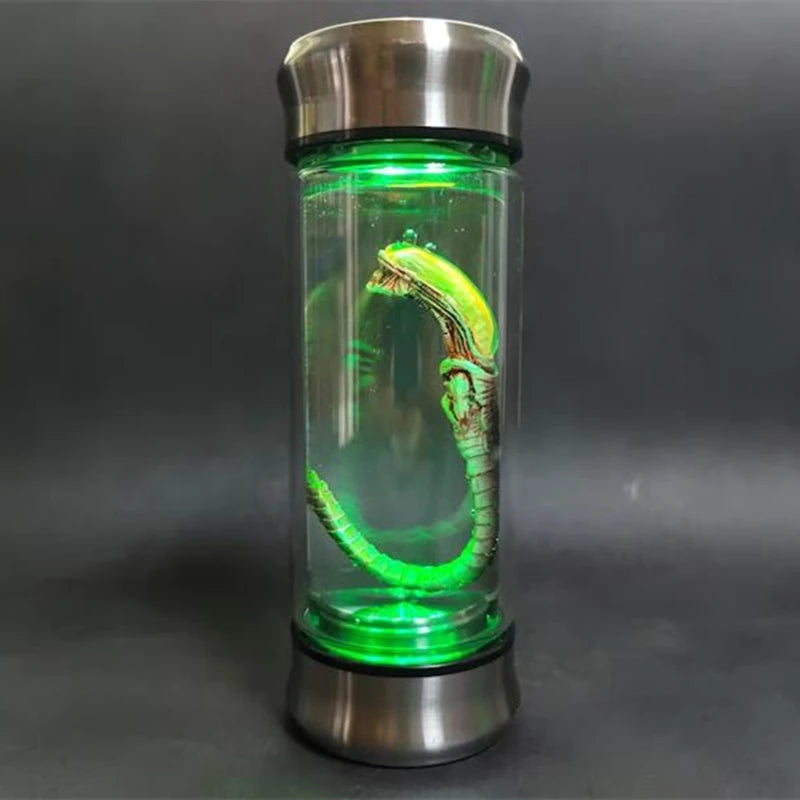 Embrião Alienígena Luminoso – Um Alien no seu Quarto
