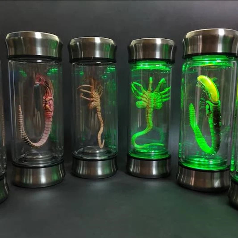 Embrião Alienígena Luminoso – Um Alien no seu Quarto