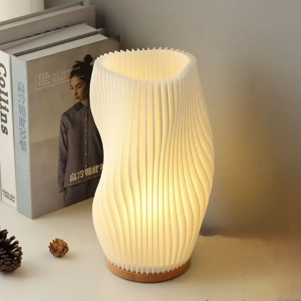Luminaria de Mesa Flaff em Madeira - Bivolt